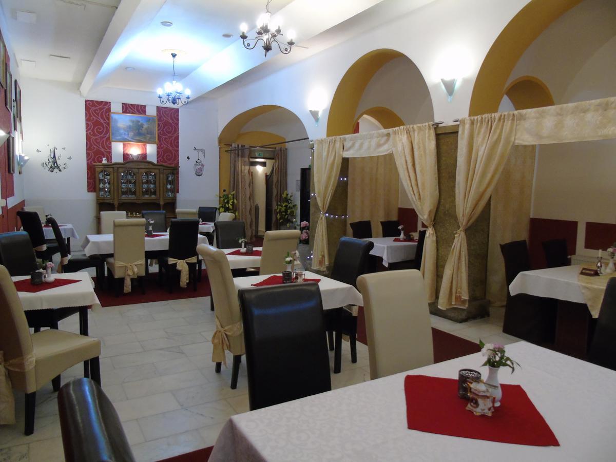 Gl Hotel Trutnov Exterior foto