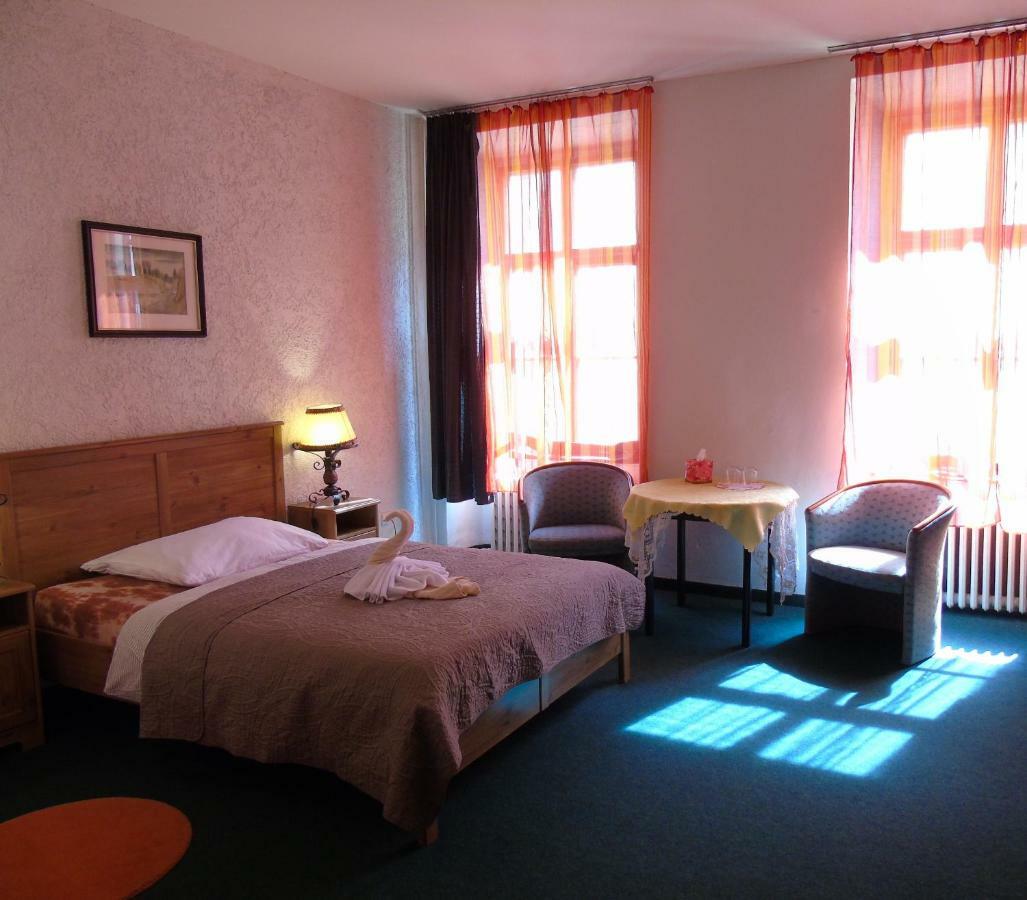 Gl Hotel Trutnov Exterior foto